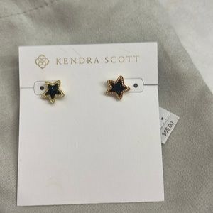 NWT Kendra Scott star earings